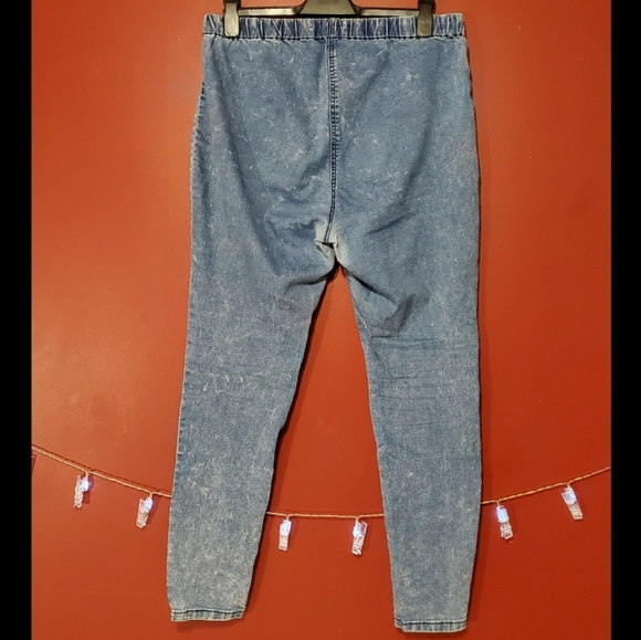 Plus Acid Wash Jeggings - Picture 2 of 2
